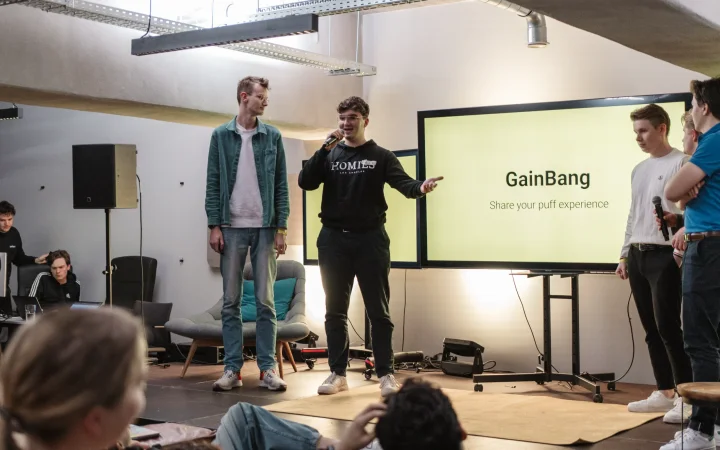 Link: Your Idea At Stage - Pitche bei unseren Events